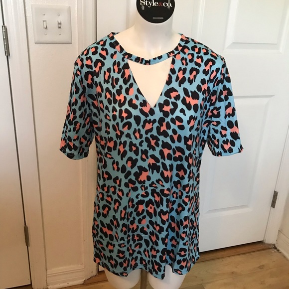 Tops - Picture 8 of 8